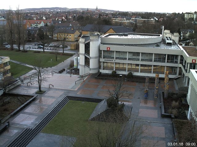 Foto der Webcam: Verwaltungsgebäude, Innenhof mit Audimax, Hörsaal-Gebäude 1