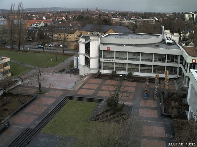 Foto der Webcam: Verwaltungsgebäude, Innenhof mit Audimax, Hörsaal-Gebäude 1