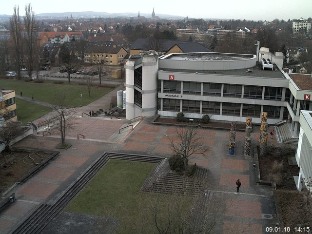 Foto der Webcam: Verwaltungsgebäude, Innenhof mit Audimax, Hörsaal-Gebäude 1