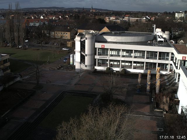 Foto der Webcam: Verwaltungsgebäude, Innenhof mit Audimax, Hörsaal-Gebäude 1