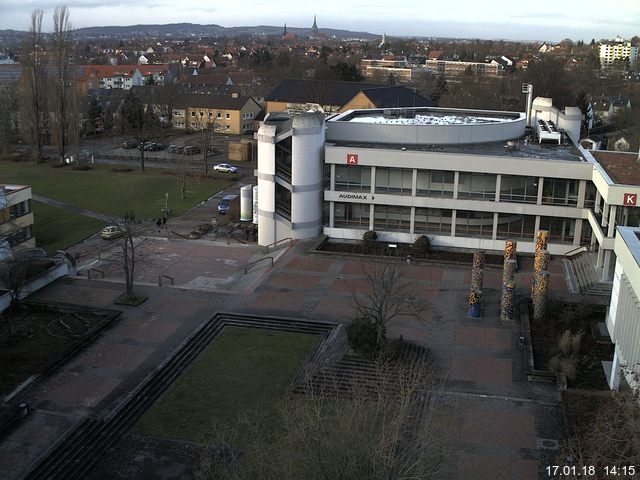 Foto der Webcam: Verwaltungsgebäude, Innenhof mit Audimax, Hörsaal-Gebäude 1