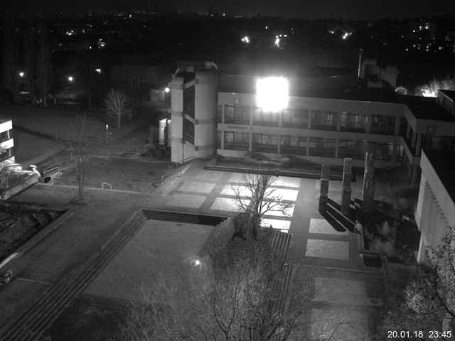 Foto der Webcam: Verwaltungsgebäude, Innenhof mit Audimax, Hörsaal-Gebäude 1