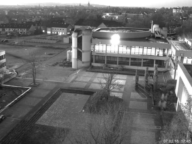 Foto der Webcam: Verwaltungsgeb&auml;ude, Innenhof mit Audimax, H&ouml;rsaal-Geb&auml;ude 1