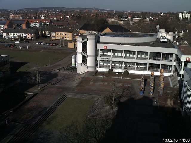 Foto der Webcam: Verwaltungsgebäude, Innenhof mit Audimax, Hörsaal-Gebäude 1