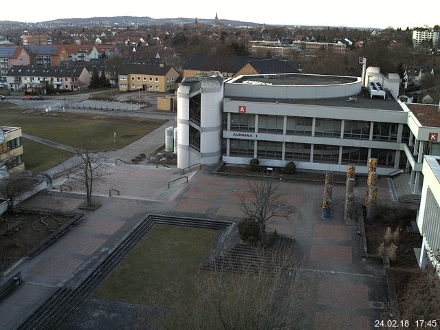 Foto der Webcam: Verwaltungsgeb&auml;ude, Innenhof mit Audimax, H&ouml;rsaal-Geb&auml;ude 1