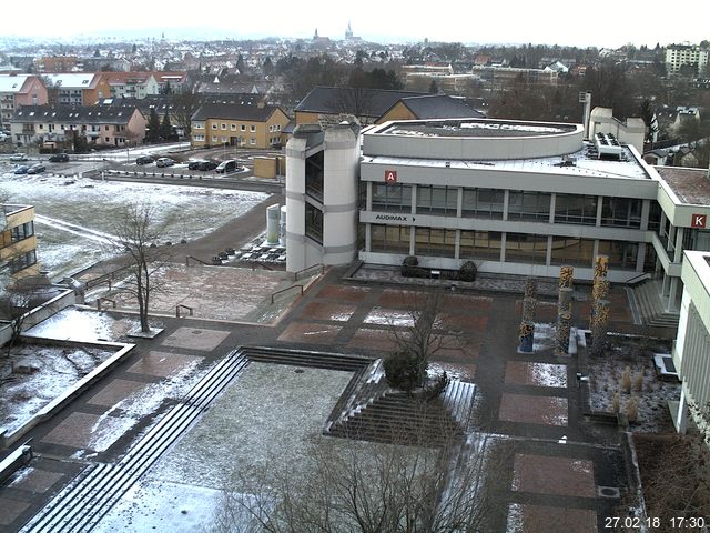 Foto der Webcam: Verwaltungsgebäude, Innenhof mit Audimax, Hörsaal-Gebäude 1