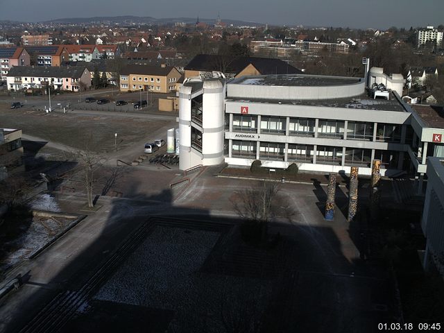 Foto der Webcam: Verwaltungsgebäude, Innenhof mit Audimax, Hörsaal-Gebäude 1