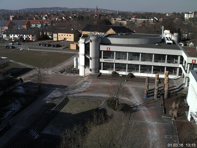 Foto der Webcam: Verwaltungsgebäude, Innenhof mit Audimax, Hörsaal-Gebäude 1