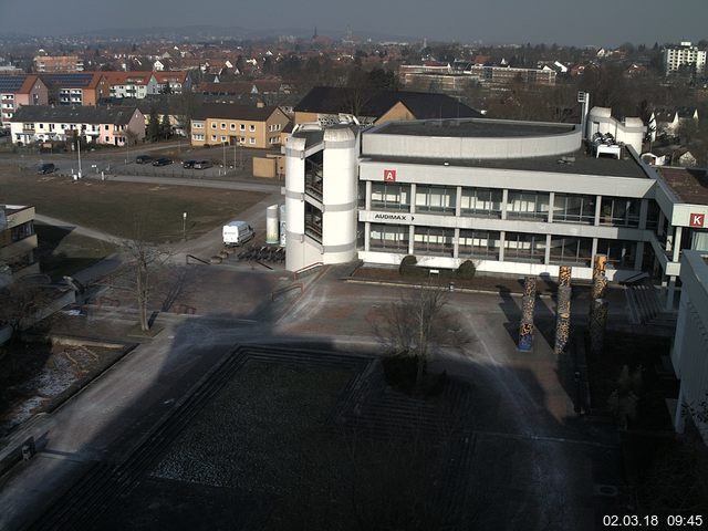 Foto der Webcam: Verwaltungsgebäude, Innenhof mit Audimax, Hörsaal-Gebäude 1