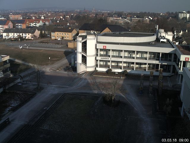 Foto der Webcam: Verwaltungsgebäude, Innenhof mit Audimax, Hörsaal-Gebäude 1