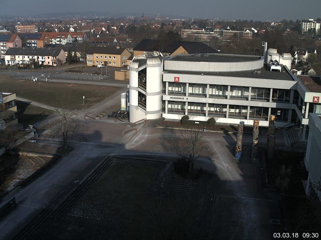 Foto der Webcam: Verwaltungsgebäude, Innenhof mit Audimax, Hörsaal-Gebäude 1