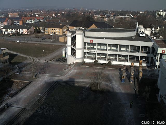 Foto der Webcam: Verwaltungsgebäude, Innenhof mit Audimax, Hörsaal-Gebäude 1