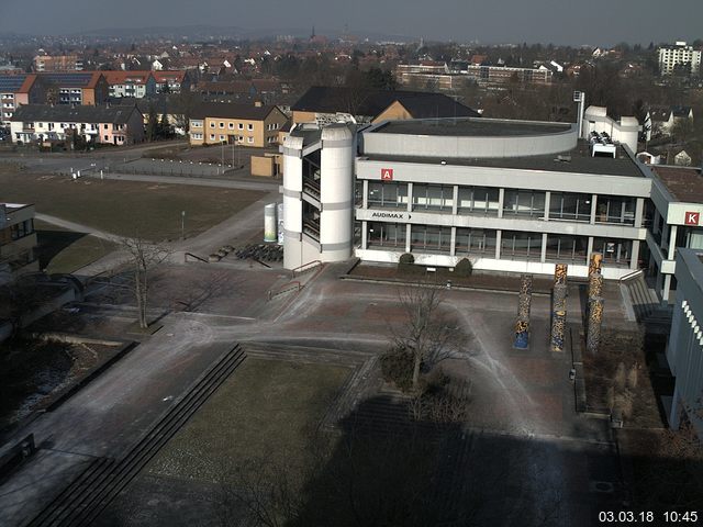 Foto der Webcam: Verwaltungsgebäude, Innenhof mit Audimax, Hörsaal-Gebäude 1