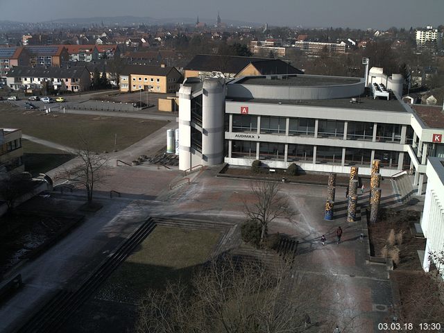 Foto der Webcam: Verwaltungsgebäude, Innenhof mit Audimax, Hörsaal-Gebäude 1