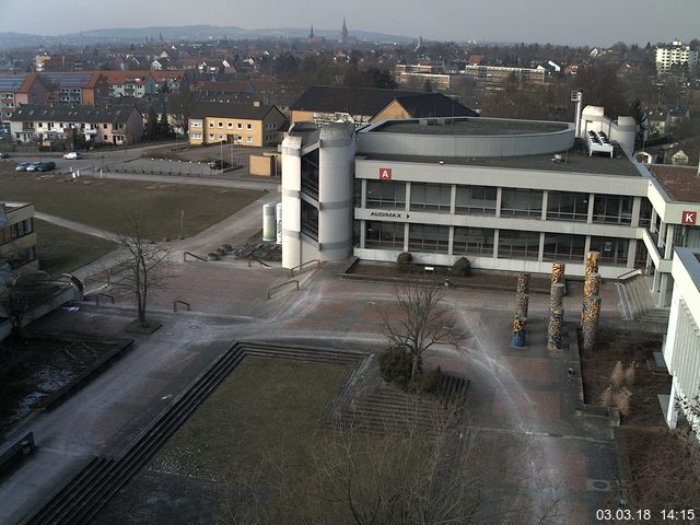 Foto der Webcam: Verwaltungsgebäude, Innenhof mit Audimax, Hörsaal-Gebäude 1