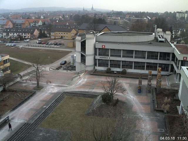 Foto der Webcam: Verwaltungsgebäude, Innenhof mit Audimax, Hörsaal-Gebäude 1