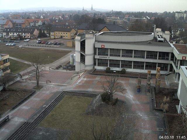 Foto der Webcam: Verwaltungsgebäude, Innenhof mit Audimax, Hörsaal-Gebäude 1