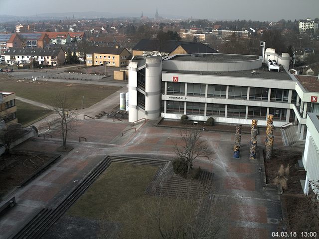 Foto der Webcam: Verwaltungsgebäude, Innenhof mit Audimax, Hörsaal-Gebäude 1