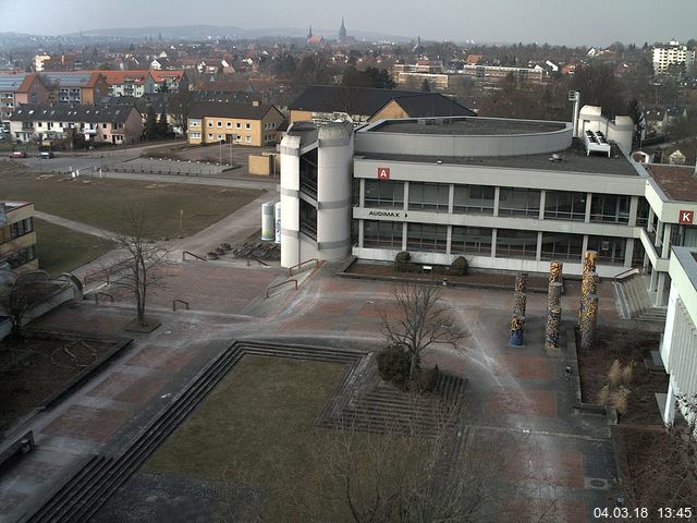 Foto der Webcam: Verwaltungsgebäude, Innenhof mit Audimax, Hörsaal-Gebäude 1