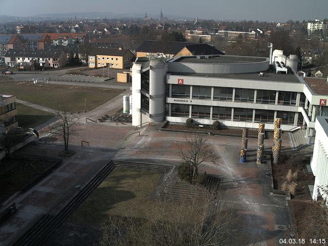 Foto der Webcam: Verwaltungsgebäude, Innenhof mit Audimax, Hörsaal-Gebäude 1