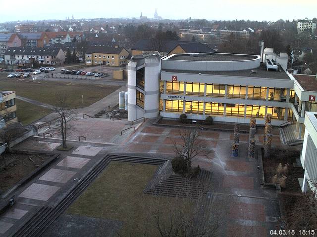 Foto der Webcam: Verwaltungsgebäude, Innenhof mit Audimax, Hörsaal-Gebäude 1