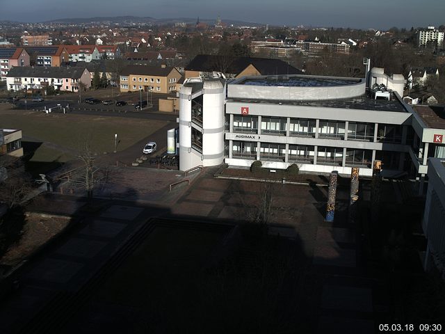 Foto der Webcam: Verwaltungsgebäude, Innenhof mit Audimax, Hörsaal-Gebäude 1