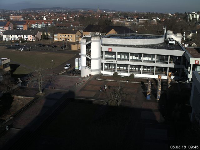 Foto der Webcam: Verwaltungsgebäude, Innenhof mit Audimax, Hörsaal-Gebäude 1