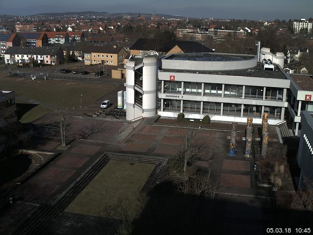 Foto der Webcam: Verwaltungsgebäude, Innenhof mit Audimax, Hörsaal-Gebäude 1