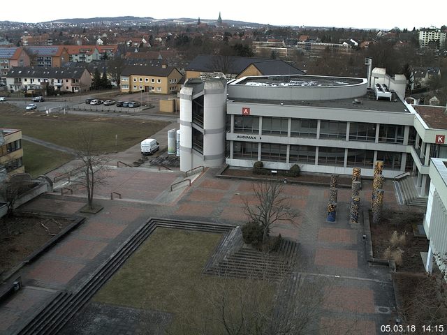 Foto der Webcam: Verwaltungsgebäude, Innenhof mit Audimax, Hörsaal-Gebäude 1