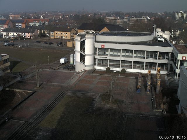 Foto der Webcam: Verwaltungsgebäude, Innenhof mit Audimax, Hörsaal-Gebäude 1