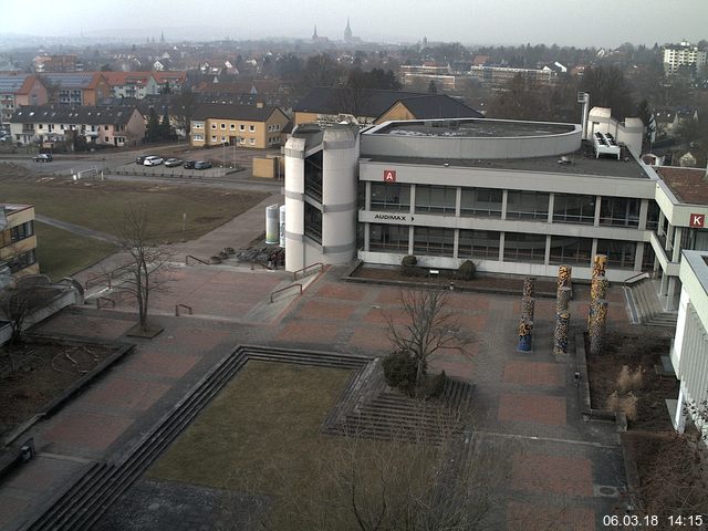 Foto der Webcam: Verwaltungsgebäude, Innenhof mit Audimax, Hörsaal-Gebäude 1