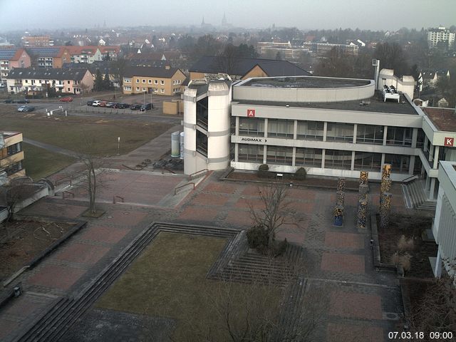 Foto der Webcam: Verwaltungsgebäude, Innenhof mit Audimax, Hörsaal-Gebäude 1