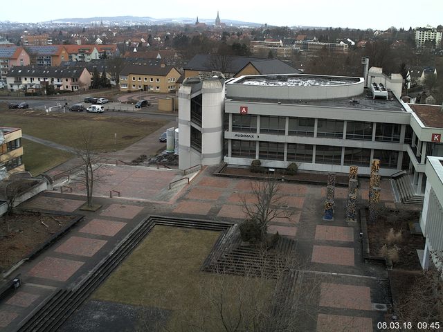 Foto der Webcam: Verwaltungsgebäude, Innenhof mit Audimax, Hörsaal-Gebäude 1