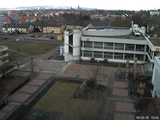 Foto der Webcam: Verwaltungsgebäude, Innenhof mit Audimax, Hörsaal-Gebäude 1