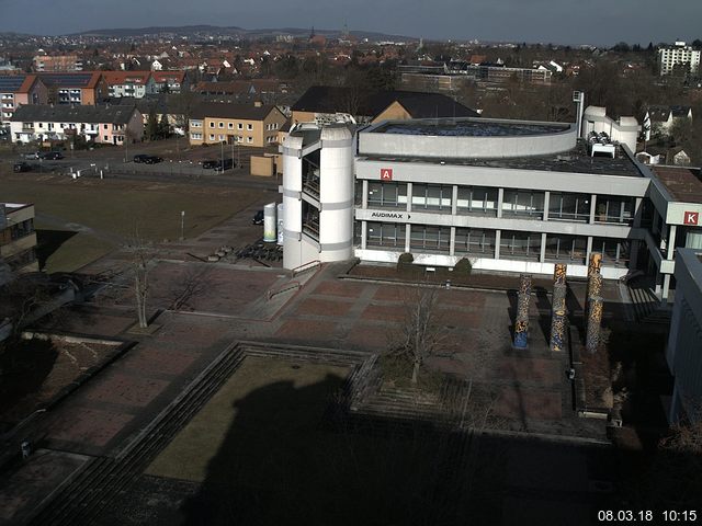 Foto der Webcam: Verwaltungsgebäude, Innenhof mit Audimax, Hörsaal-Gebäude 1