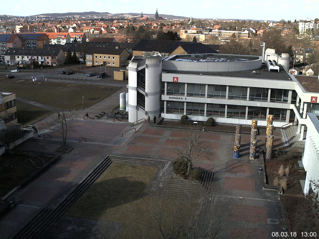 Foto der Webcam: Verwaltungsgebäude, Innenhof mit Audimax, Hörsaal-Gebäude 1