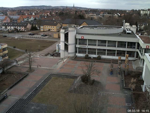 Foto der Webcam: Verwaltungsgebäude, Innenhof mit Audimax, Hörsaal-Gebäude 1