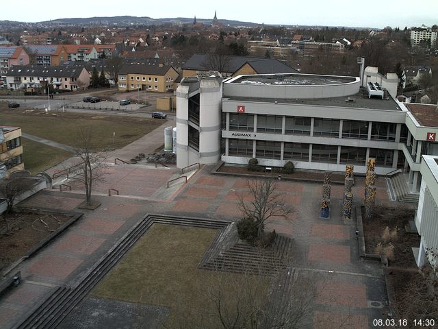 Foto der Webcam: Verwaltungsgebäude, Innenhof mit Audimax, Hörsaal-Gebäude 1