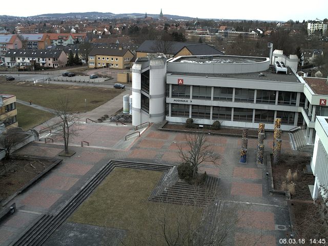 Foto der Webcam: Verwaltungsgebäude, Innenhof mit Audimax, Hörsaal-Gebäude 1