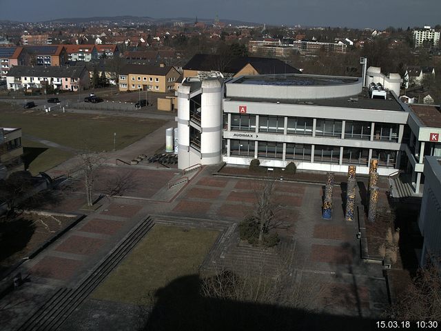 Foto der Webcam: Verwaltungsgeb&auml;ude, Innenhof mit Audimax, H&ouml;rsaal-Geb&auml;ude 1