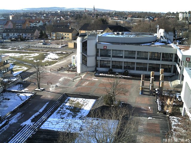 Foto der Webcam: Verwaltungsgeb&auml;ude, Innenhof mit Audimax, H&ouml;rsaal-Geb&auml;ude 1