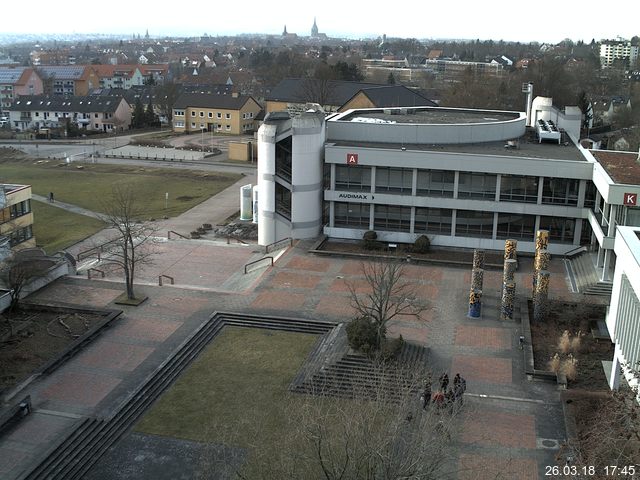Foto der Webcam: Verwaltungsgeb&auml;ude, Innenhof mit Audimax, H&ouml;rsaal-Geb&auml;ude 1