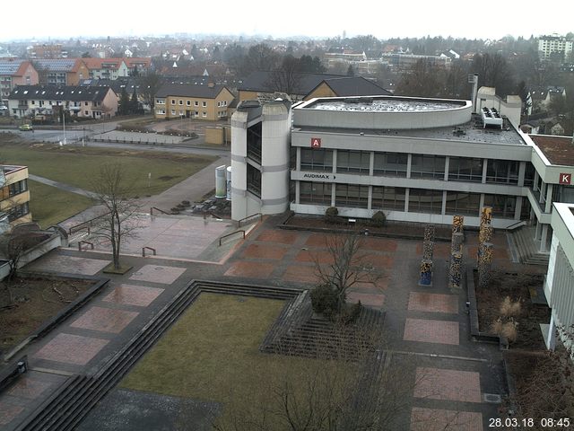 Foto der Webcam: Verwaltungsgeb&auml;ude, Innenhof mit Audimax, H&ouml;rsaal-Geb&auml;ude 1