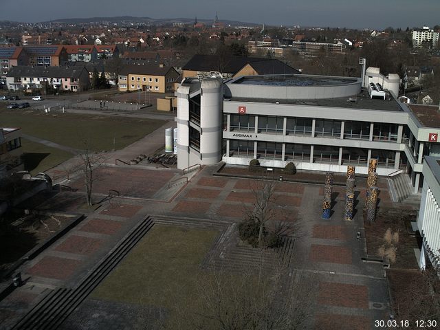 Foto der Webcam: Verwaltungsgebäude, Innenhof mit Audimax, Hörsaal-Gebäude 1