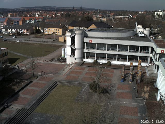 Foto der Webcam: Verwaltungsgebäude, Innenhof mit Audimax, Hörsaal-Gebäude 1