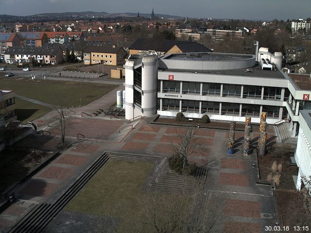 Foto der Webcam: Verwaltungsgebäude, Innenhof mit Audimax, Hörsaal-Gebäude 1