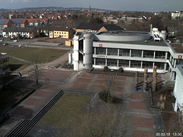 Foto der Webcam: Verwaltungsgebäude, Innenhof mit Audimax, Hörsaal-Gebäude 1