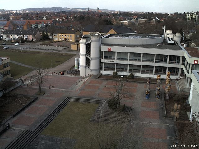 Foto der Webcam: Verwaltungsgebäude, Innenhof mit Audimax, Hörsaal-Gebäude 1