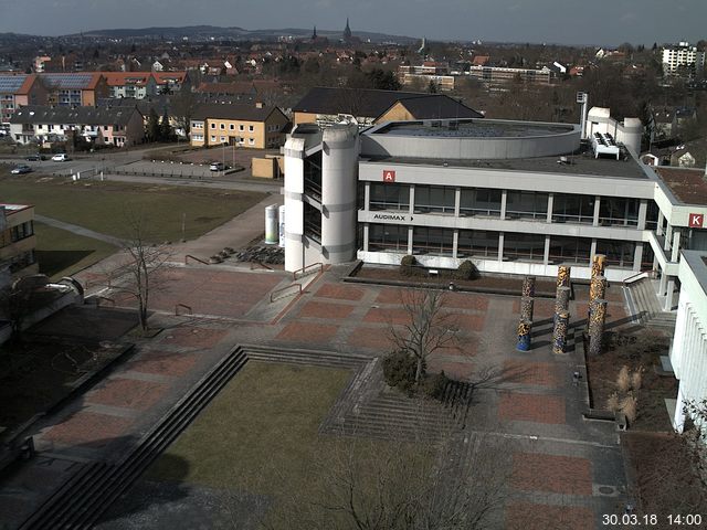 Foto der Webcam: Verwaltungsgebäude, Innenhof mit Audimax, Hörsaal-Gebäude 1