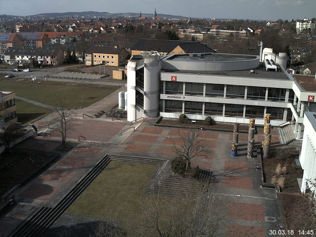 Foto der Webcam: Verwaltungsgebäude, Innenhof mit Audimax, Hörsaal-Gebäude 1